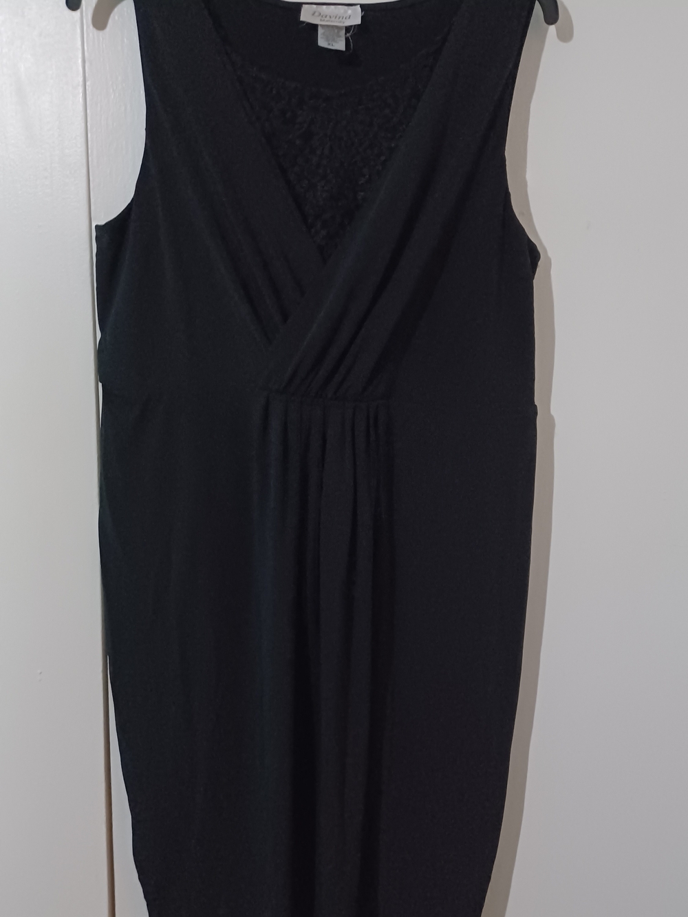 Elegant Black Sleeveless Mini Dress - Classic Style